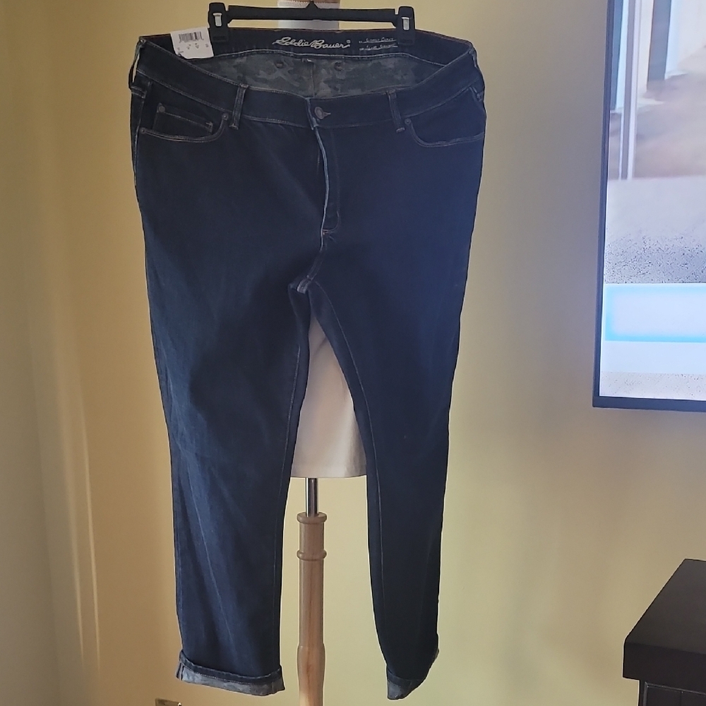 Eddie Bauer Women's Dark Blue Jeans Slightly Curvey Slim Straight Size 20